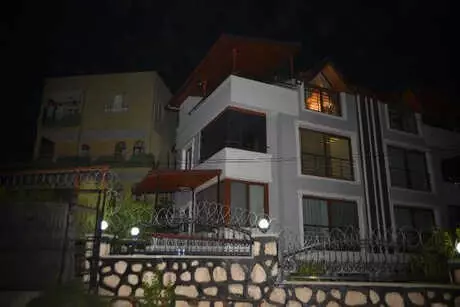 Lüks Villada Sevgilisini Öldürüp İntihar Etti