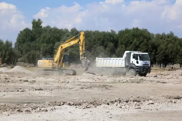 Sindelhöyük Mahallesindeki Spor Tesisinin Yapımına Başlandı