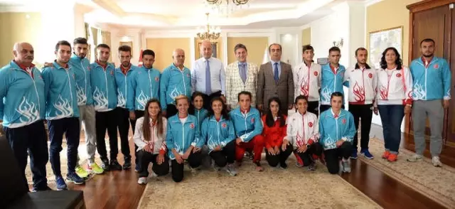 Türkiye Dağ Koşusu Milli Takımından Vali Azizoğlu'na Ziyaret