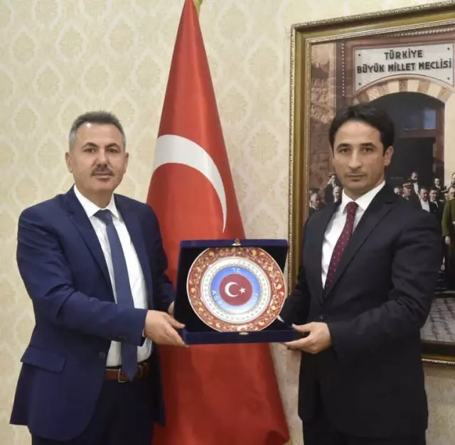 Ağrı'da Vali Yardımcısı ve Kaymakam İçin Veda Yemeği Düzenlendi