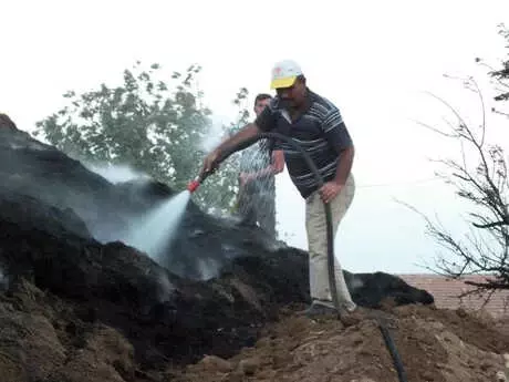 Anız Yangını Yerleşim Alanına Sıçradı