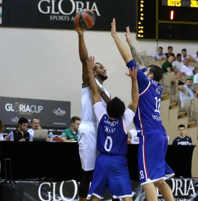 Gloria Cup Basketball Turnuvası Tüm Heyecanıyla Devam Ediyor Gloria Cup Basketball Turnuvası Tüm Heyecanıyla Devam Ediyor