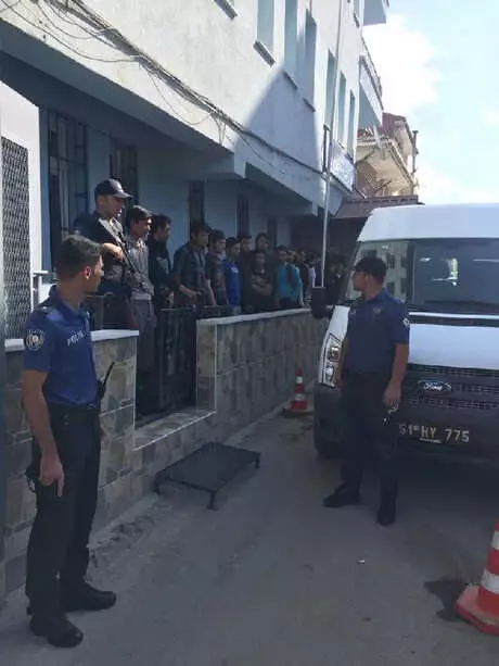 Niğde'de İnsan Kaçakçıları Tutuklama
