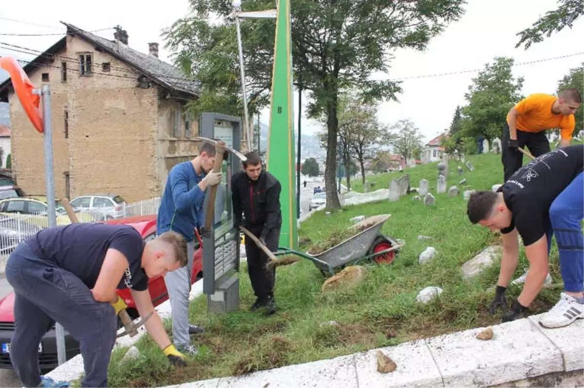 Tika Bosna Hersek'te Osmanlı Şehitliğini Düzenliyor