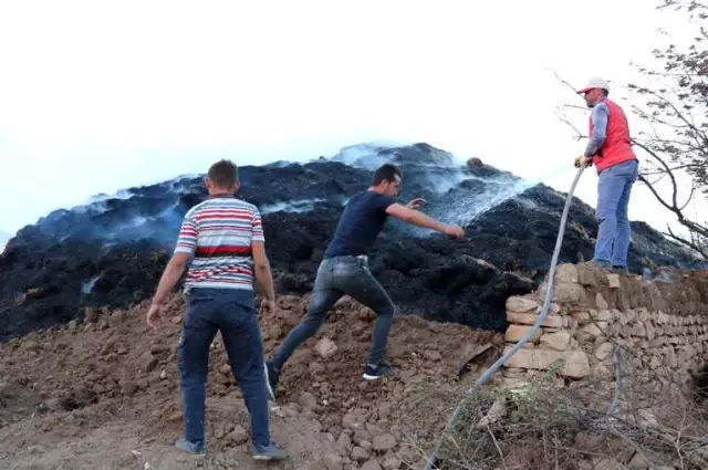 Yozgat'ta Anız Yangını 8 Bin Saman Balyasını Kül Etti