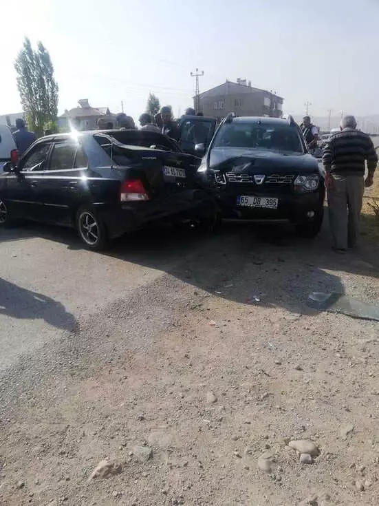 Ağrı'da Trafik Kazası: 3 Yaralı