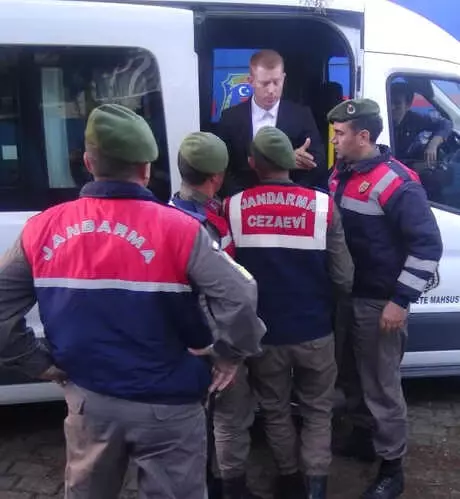 Aydın'daki Terör Soruşturmasında Yargılanan İngiliz ile Sevgilisine Hapis Cezası