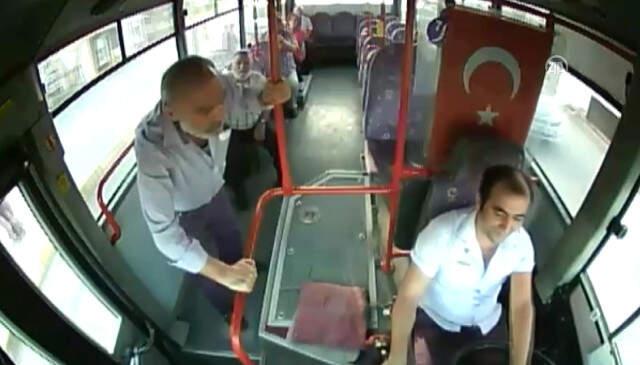 Kahraman Şoför Tartıştığı Yolcunun Hayatını Kurtardı