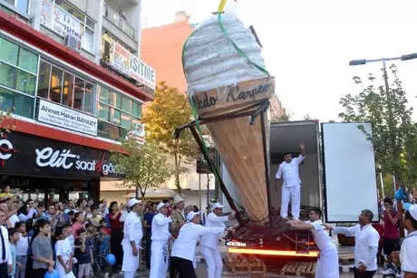 Kahramanmaraş'ta 'Dünyanın En Büyük Dondurma Topu Rekoru'