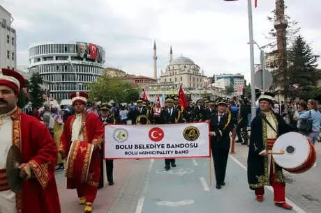 Köroğlu Festivali'nde Necati Şaşmaz İzdihamı Köroğlu Festivali'nde Necati Şaşmaz İzdihamı