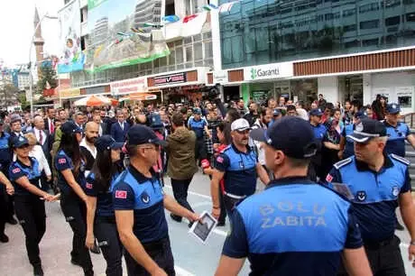 Köroğlu Festivali'nde Necati Şaşmaz İzdihamı Köroğlu Festivali'nde Necati Şaşmaz İzdihamı