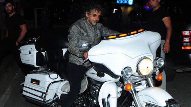 Payitaht Dizisinin Oyuncusu Umut Kurt, Trafikte Ters Yöne Giderek Kuralları Çiğnedi
