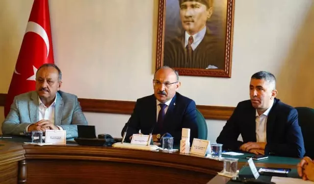 Vali Yaşar Karadeniz;