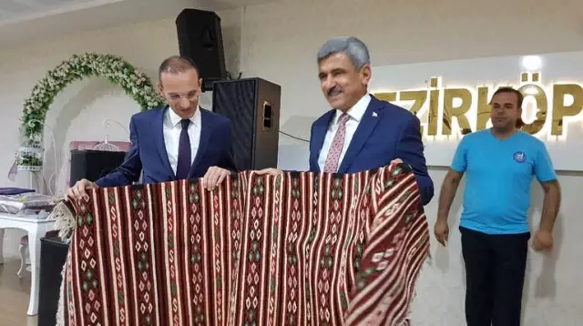 Vezirköprü'de Duygusal Ayrılık Vezirköprü'de Duygusal Ayrılık