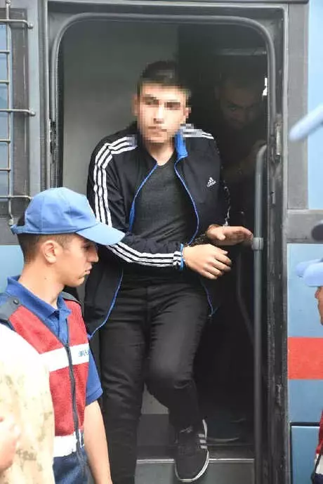 16 Yaşındaki Kıza Çıplak Fotoğrafla Şantaj İddiası