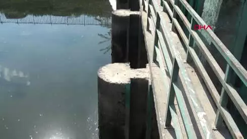 Adana 5 Gündür Kayıptı, Kanalda Bulunan Cesedi Vinçle Çıkarıldı Adana 5 Gündür Kayıptı, Kanalda Bulunan Cesedi Vinçle Çıkarıldı