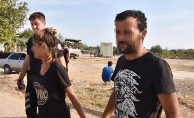 Otostopçu Kadın, Çalılıklarda Cinsel İlişkiye Girmek için Kandırdığı Pazarcının Paralarını Çalıp İç Çamaşırına Sakladı