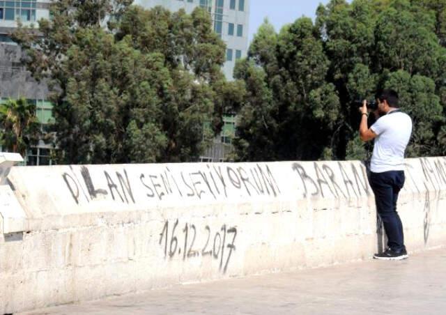 Adana'da, Dünyanın En Eski Köprüsüne 'Dilan Seni Seviyorum' Yazdılar