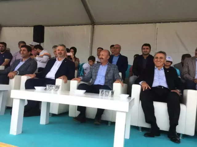 Anadolu'nun Dört Bir Yanından Gelen Atlı Cirit Sporcuları Hünerlerini Sergiledi Anadolu'nun Dört Bir Yanından Gelen Atlı Cirit Sporcuları Hünerlerini Sergiledi
