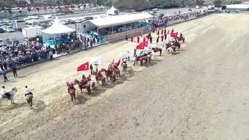 Atlar Cirit Müsabakaları İçin Şahlandı Atlar Cirit Müsabakaları İçin Şahlandı