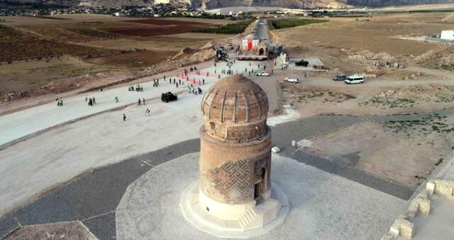 Batman'ın Tarihi İlçesi Hasankeyf Ziyaretçi Akınına Uğradı