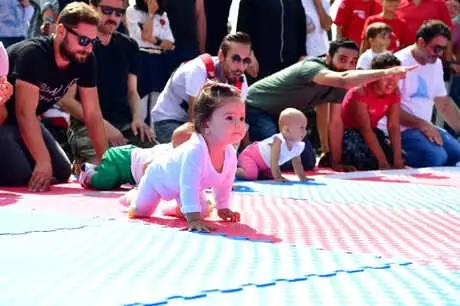 Bebekler, Emekleme Olimpiyatlarında Nefes Kesti