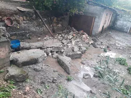 Bilecik'te Sel Suları Bahçe Duvarını Yıktı