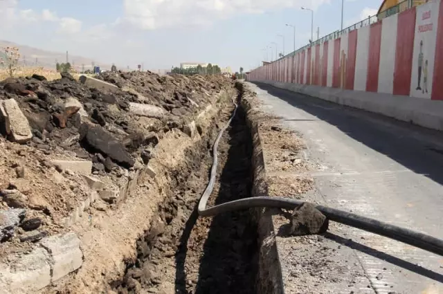 Bitlis'te Alt Yapı Çalışmaları Devam Ediyor