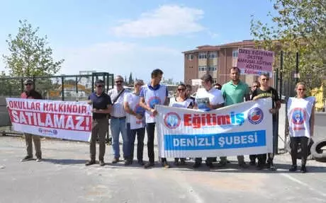 Eğitim-İş Sendikasından Meslek Lisesinin Devrine Tepki Eylemi