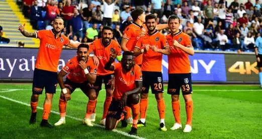 Medipol Başakşehir, Antalyaspor'u 4-0 Mağlup Etti