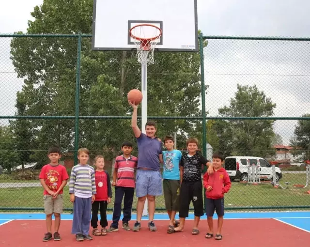 Adapazarı'na 9 Yeni Basketbol Sahası Adapazarı'na 9 Yeni Basketbol Sahası