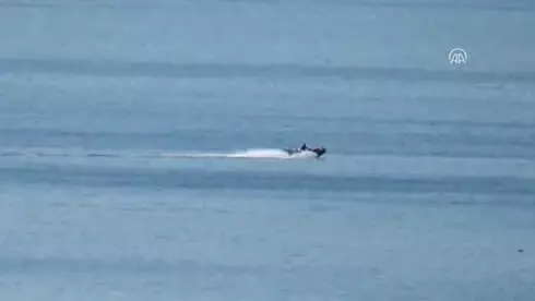 Bodrum'da Düzensiz Göçmenlerin Bulunduğu Lastik Bot Battı (2)