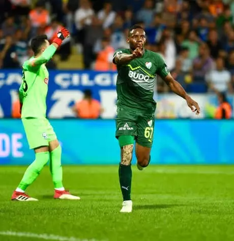 Bursaspor'un Golcü Oyuncusu Diafro Sakho Yeniden Doğdu Bursaspor'un Golcü Oyuncusu Diafro Sakho Yeniden Doğdu