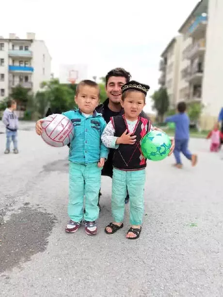 Fırat Yılmaz Çakıroğlu Anısına Köy Okullarına Yardımda Bulunuyorlar Fırat Yılmaz Çakıroğlu Anısına Köy Okullarına Yardımda Bulunuyorlar