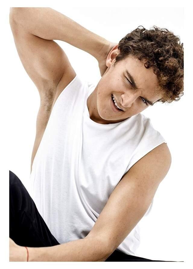 Kendisinden 50 Yaş Büyük Ajda Pekkan'a İlan-ı Aşk Eden Cem Yenel Kimdir?