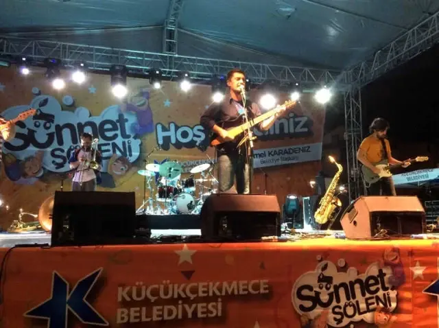 Pinhani'den Sünnet Çocukları İçin Konser Pinhani'den Sünnet Çocukları İçin Konser