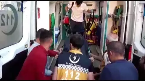 Trafik Kazası: 2 Ölü, 6 Yaralı Trafik Kazası: 2 Ölü, 6 Yaralı