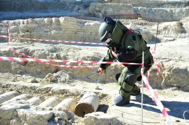 Çanakkale'de Top Mermisi İmha Edildi Çanakkale'de Top Mermisi İmha Edildi