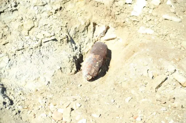 Çanakkale'de Top Mermisi İmha Edildi Çanakkale'de Top Mermisi İmha Edildi