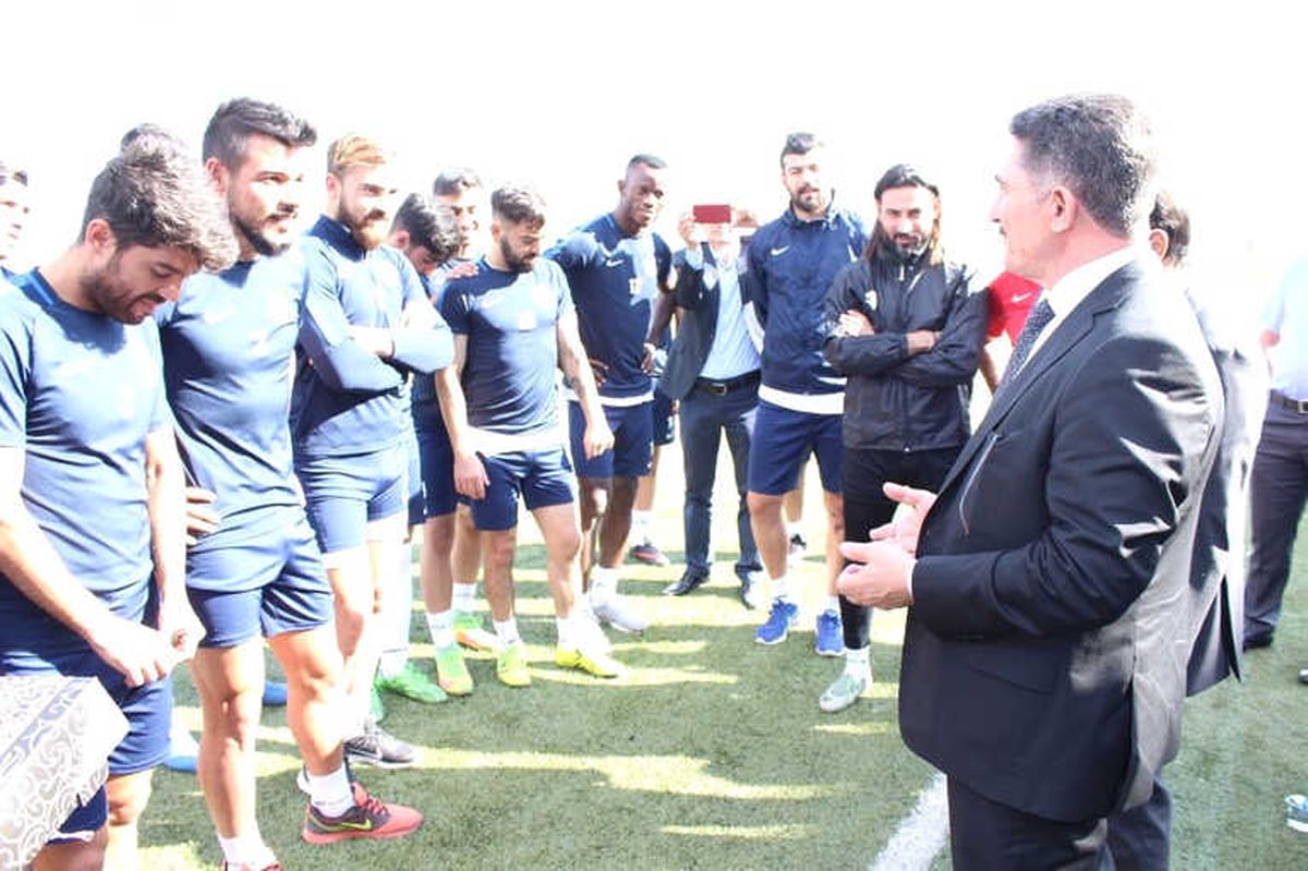 Milletvekili Çelebi Ağrı 1970 Spor'u Ziyaret Etti