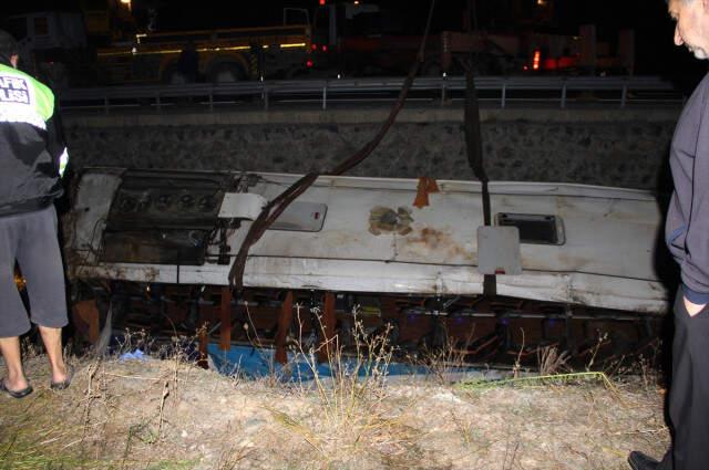 Son Dakika! Afyonkarahisar'da Otobüs Su Kanalına Devrildi: 7 Ölü, 25 Yaralı