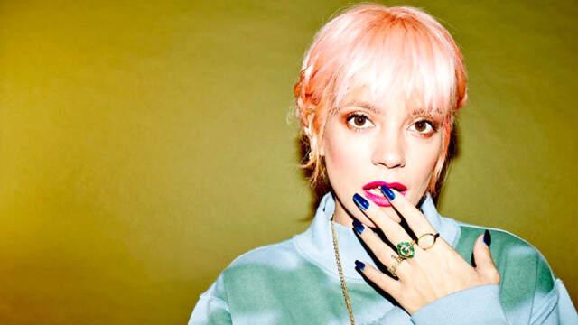 Uçak Tuvaletinde Cinsel İlişkiye Girdiğini Açıklayan Lily Allen kimdir?