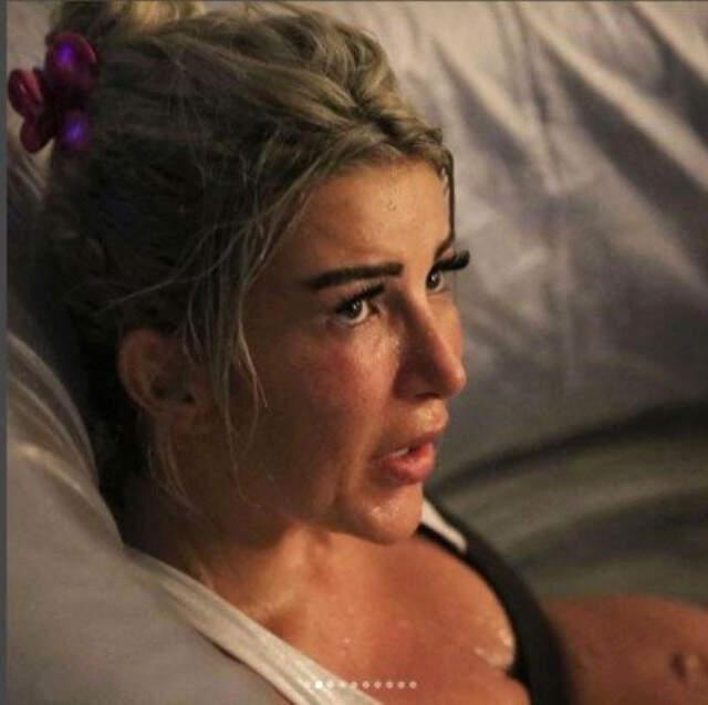 Ünlü Şarkıcı Nazlı Hamarat Cesur Paylaşımıyla Takipçilerini Mest Etti