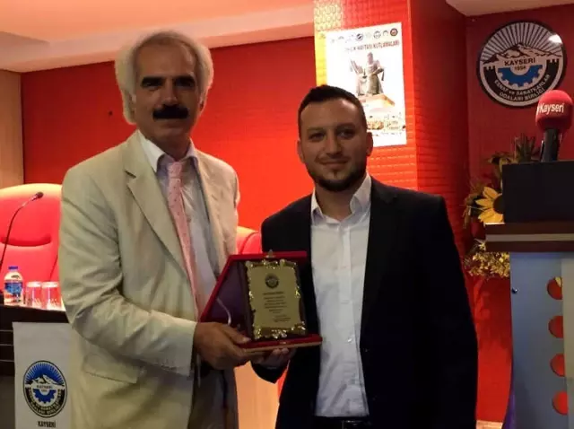 Yılın Ahisi Aday Adayları Plaketlerini Aldı Yılın Ahisi Aday Adayları Plaketlerini Aldı