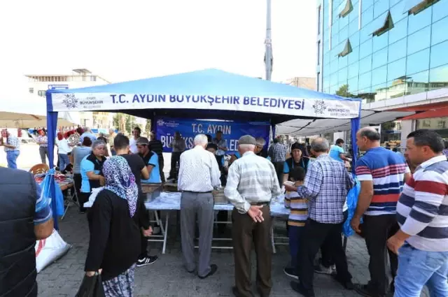 Büyükşehir Belediyesi Aşure Dağıtacak Büyükşehir Belediyesi Aşure Dağıtacak