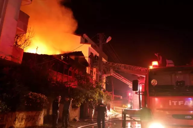 Güncelleme - Kocaeli'de Suriyeli Ailenin Evinde Yangın: 2 Ölü, 3 Yaralı Güncelleme - Kocaeli'de Suriyeli Ailenin Evinde Yangın: 2 Ölü, 3 Yaralı