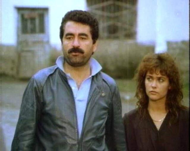 Hülya Avşar'la Buluşan İbrahim Tatlıses, Adına Şarkı Yazdığı Avşar'a 'Mavi Mavim' Diye Seslendi