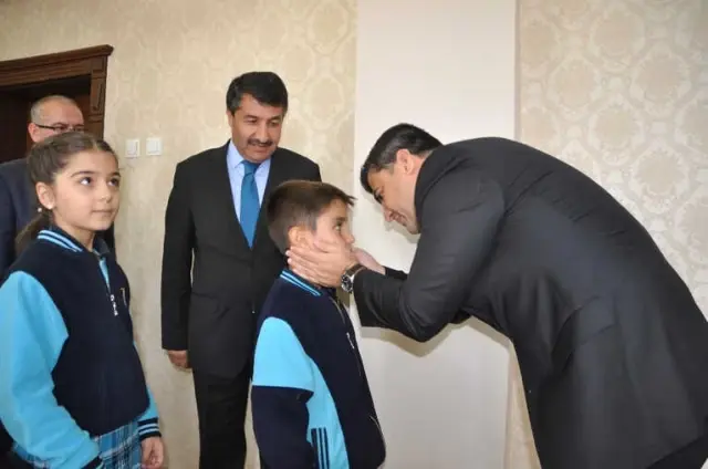 Kaymakam Sarı, İlköğretim Haftasında Öğrencileri Kabul Etti Kaymakam Sarı, İlköğretim Haftasında Öğrencileri Kabul Etti