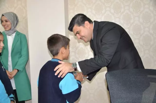 Kaymakam Sarı, İlköğretim Haftasında Öğrencileri Kabul Etti Kaymakam Sarı, İlköğretim Haftasında Öğrencileri Kabul Etti