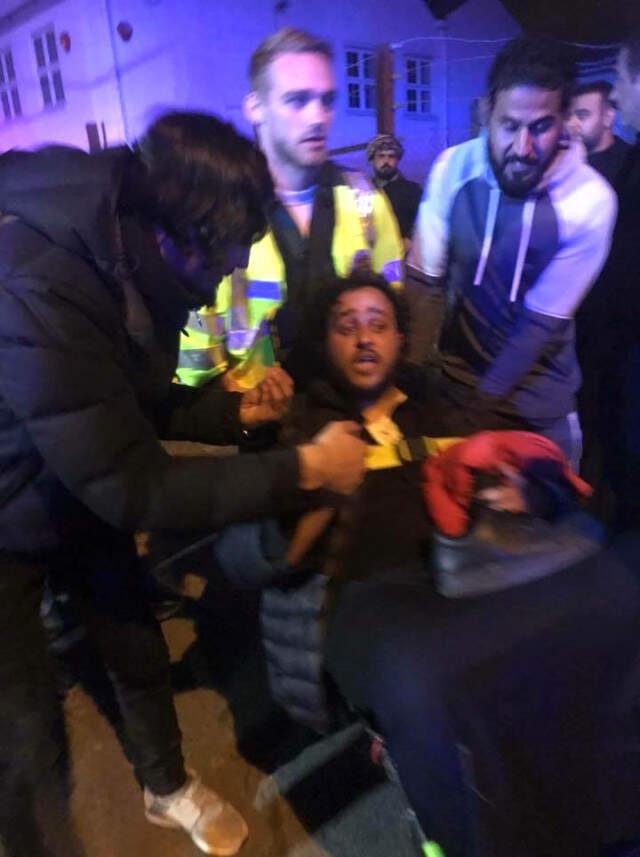 Londra'da Araç Cami Çıkışı Yayaların Arasına Daldı: 3 Yaralı